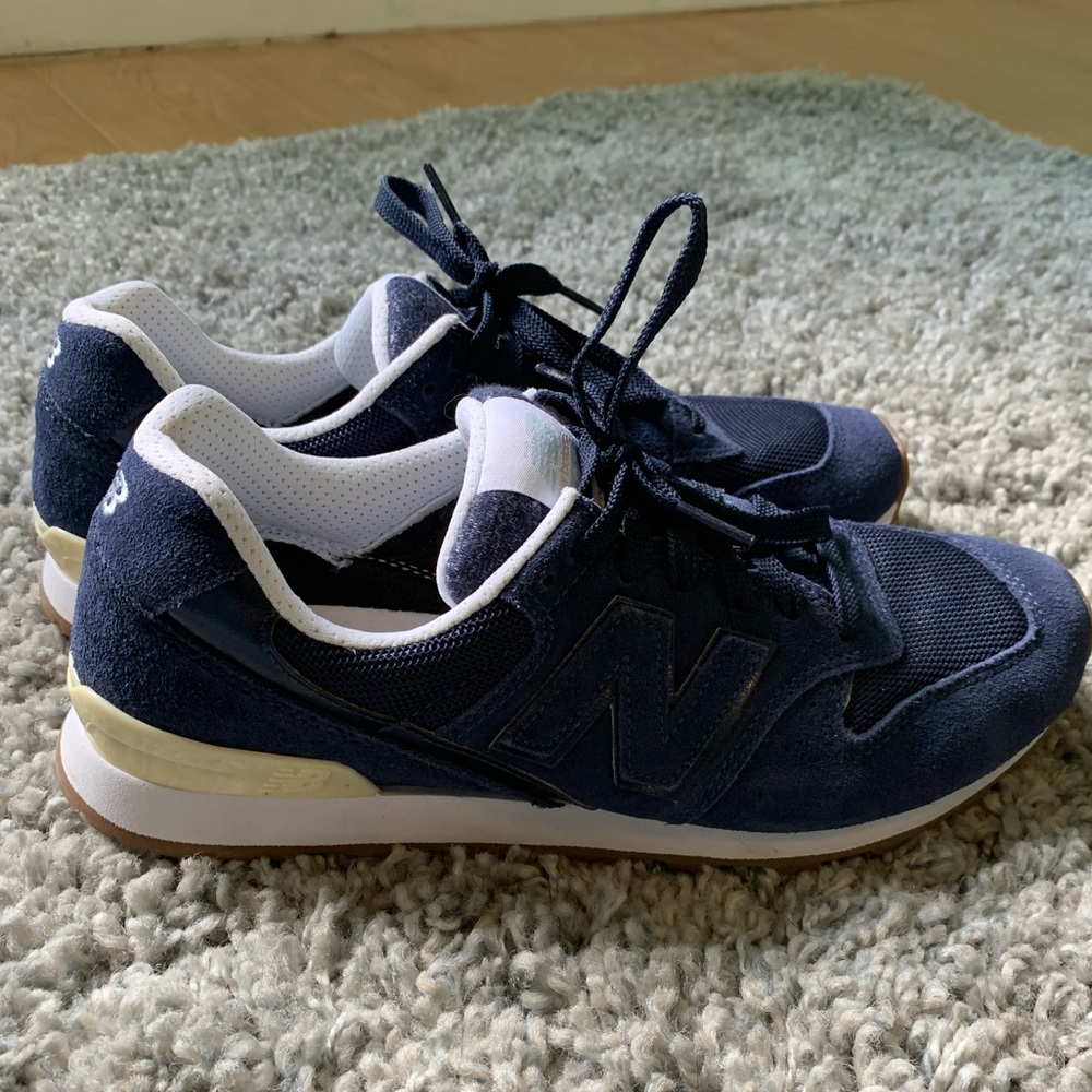 NEVER WORN new balance sneakers